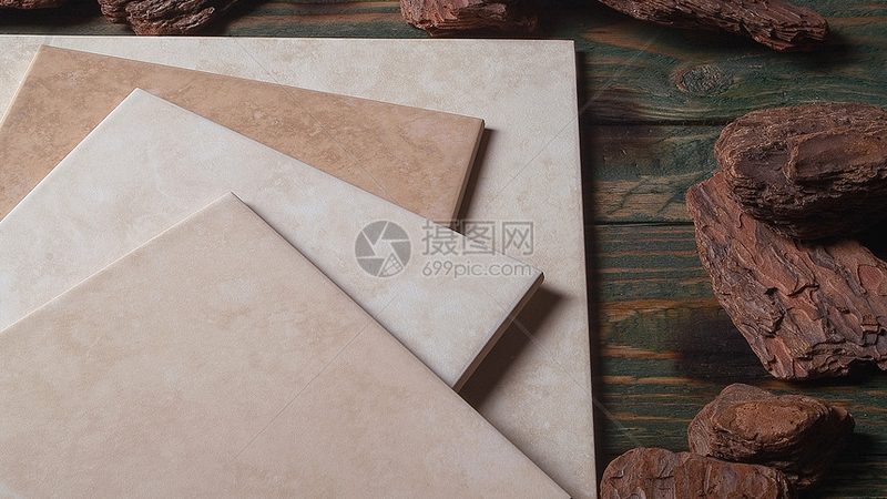在选购大理石瓷砖时，消费者应关注以下几个方面：